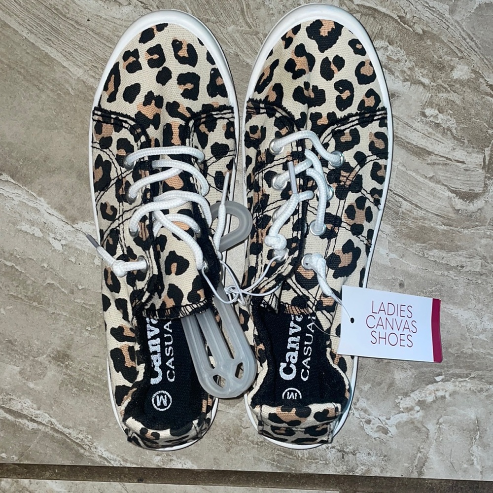 NWT Leopard Shoes